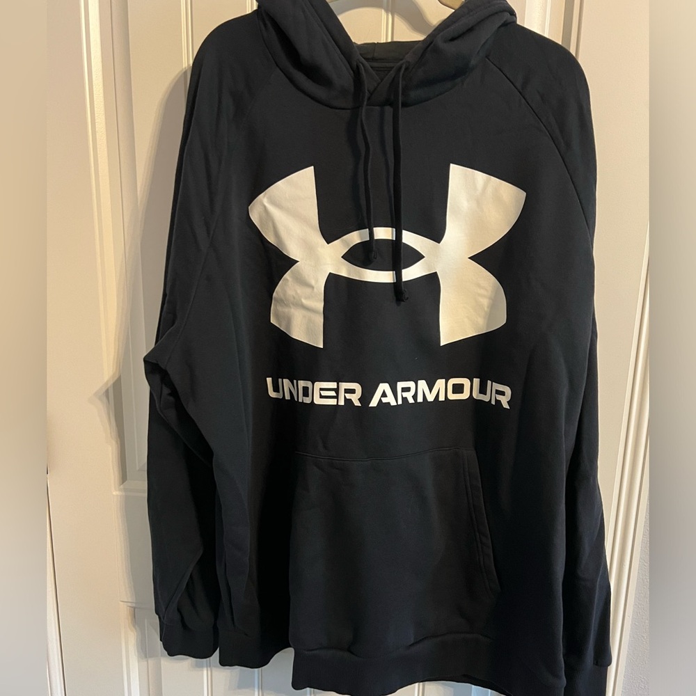#1267. Under Armour Black Sweatshirt w/Hoodie & Kangaroo Pocket. Size 4XL